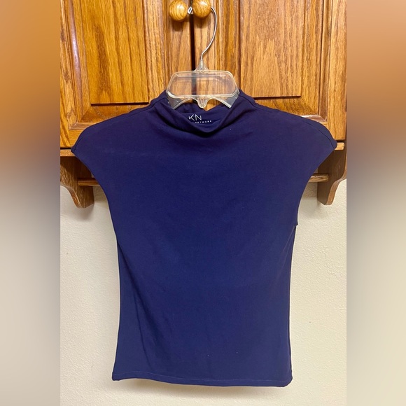 Klassy Network Mock Neck Cap Sleeve Blouse- NAVY- EUC! - Picture 9 of 14